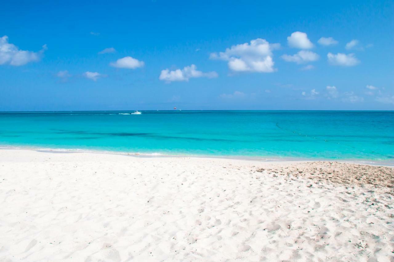 Island Club Turks & Grace Bay Place Ngoại thất bức ảnh